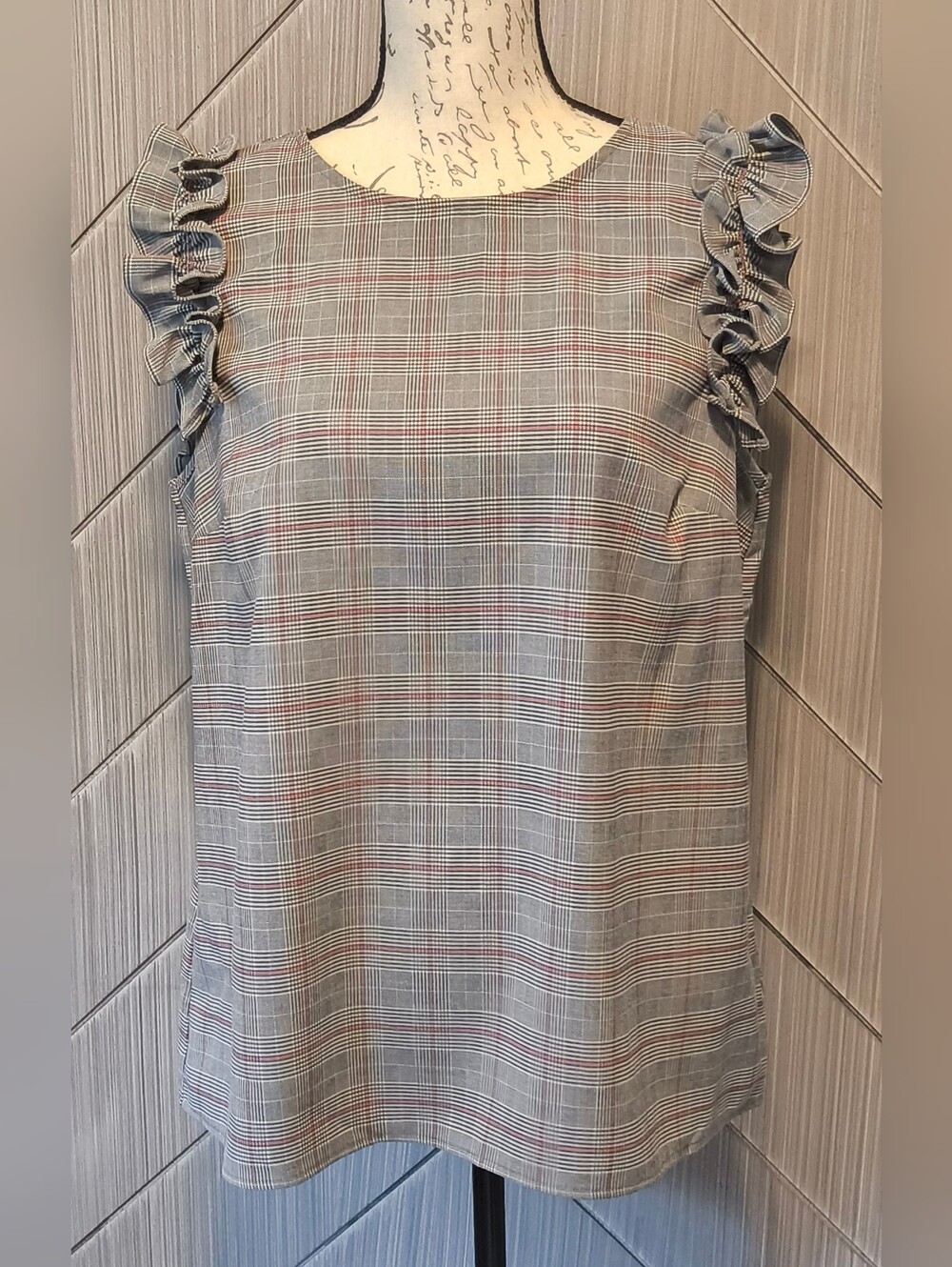 Worthington L Glen Plaid Ruffle Sleeve Blouse Gray Red Black Preppy Equestrian